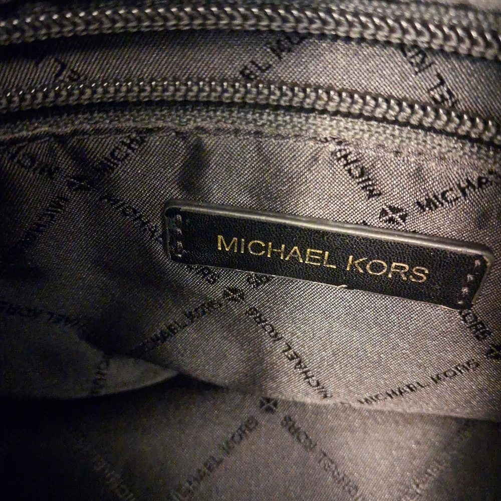 Michael Kors Dover Large Half Moon Shoulder Bag Black Pebbled Leather - Picture 7 of 13